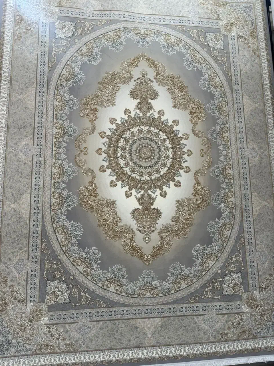 فرش قالی پژمان|فرش|شیراز, میانرود|دیوار