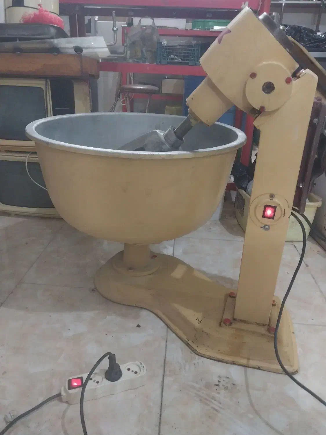 خمیرکن|کافیشاپ و رستوران|حبیب آباد, |دیوار