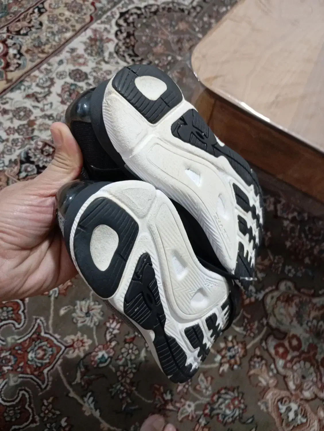 کتونی تاناک|کیف، کفش، کمربند|الوند, |دیوار