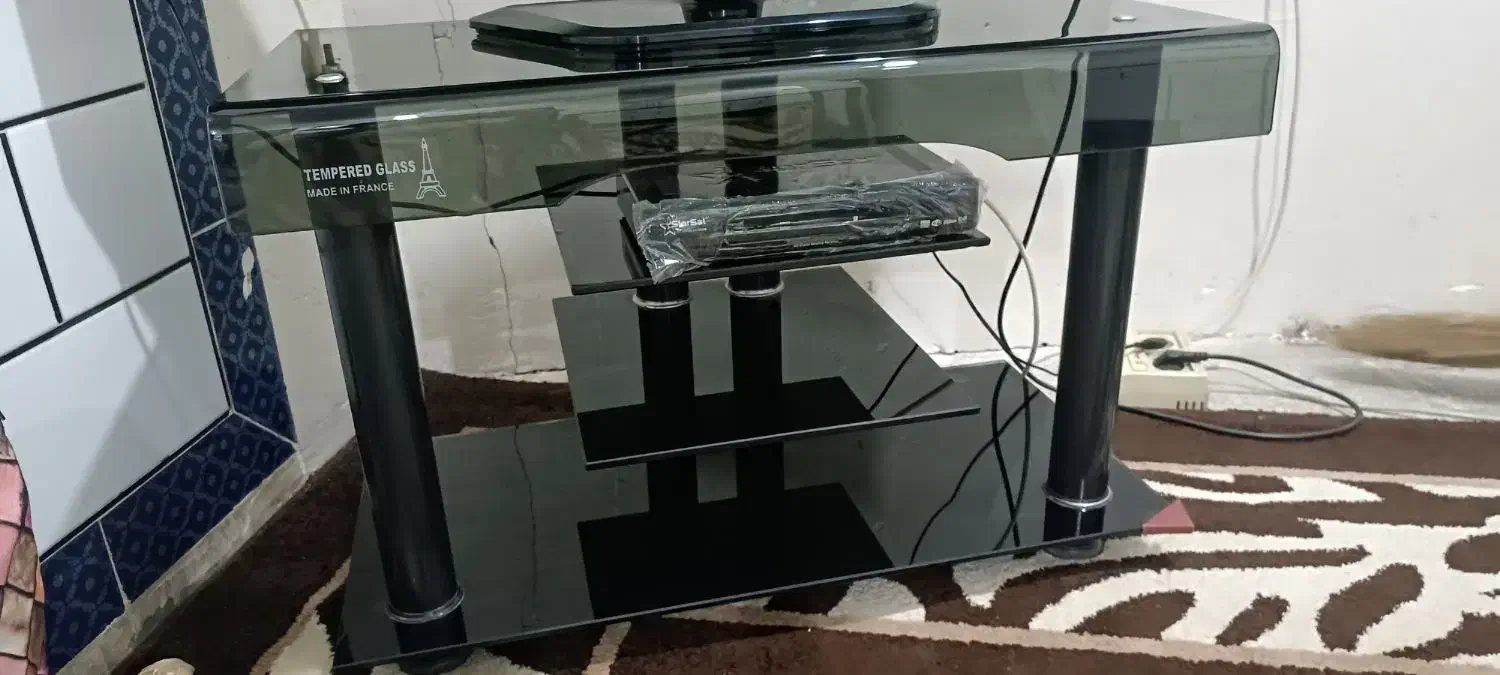 میز تی وی کاملا سالم|میز تلویزیون|شوشتر, |دیوار