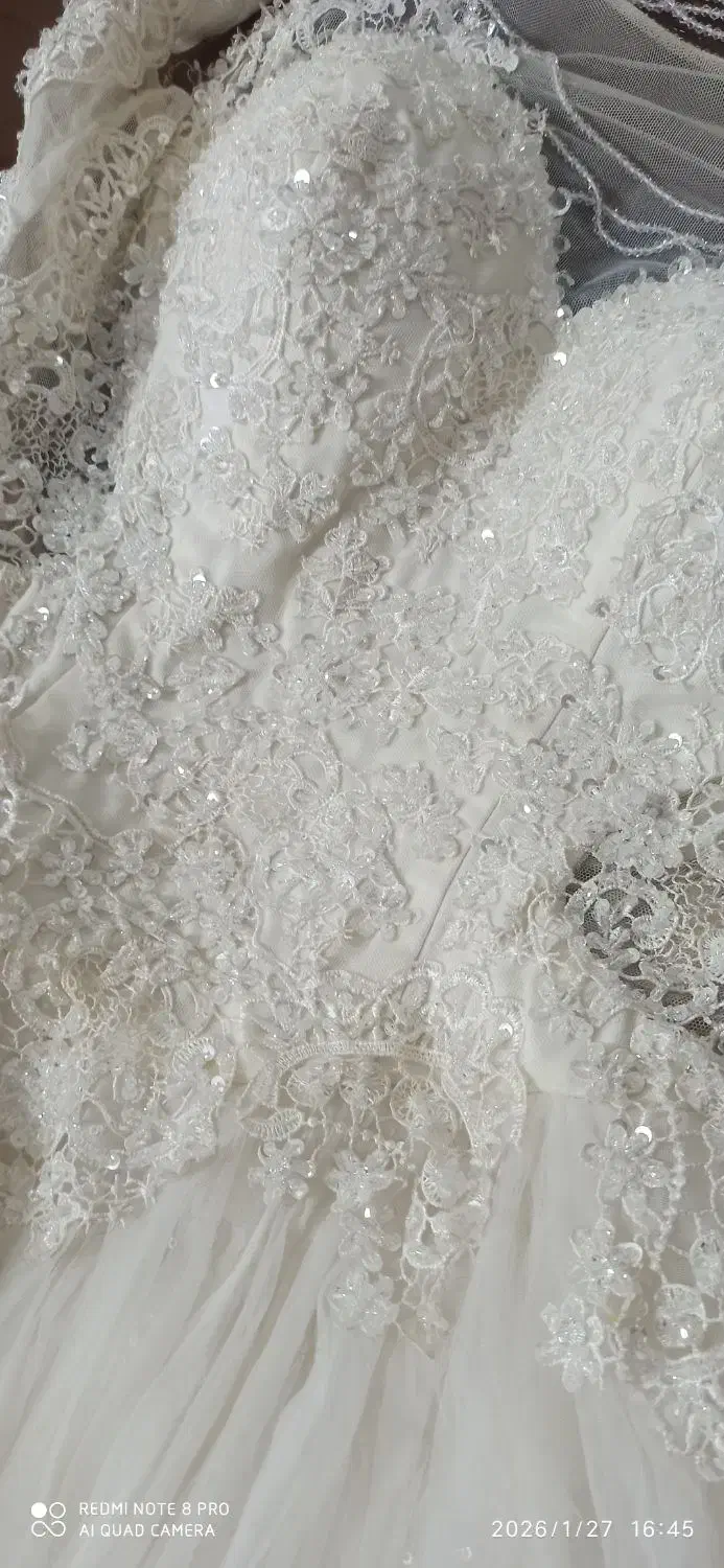 لباس عروس و مانکن|لباس|اقبالیه, |دیوار