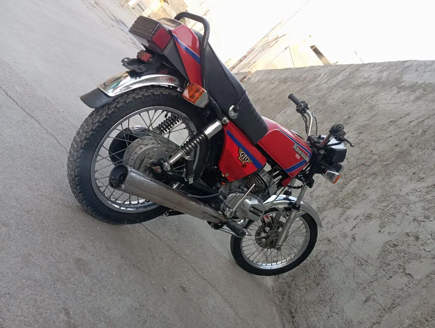 کاوازاکی جی تی او|موتورسیکلت|ابریشم, |دیوار