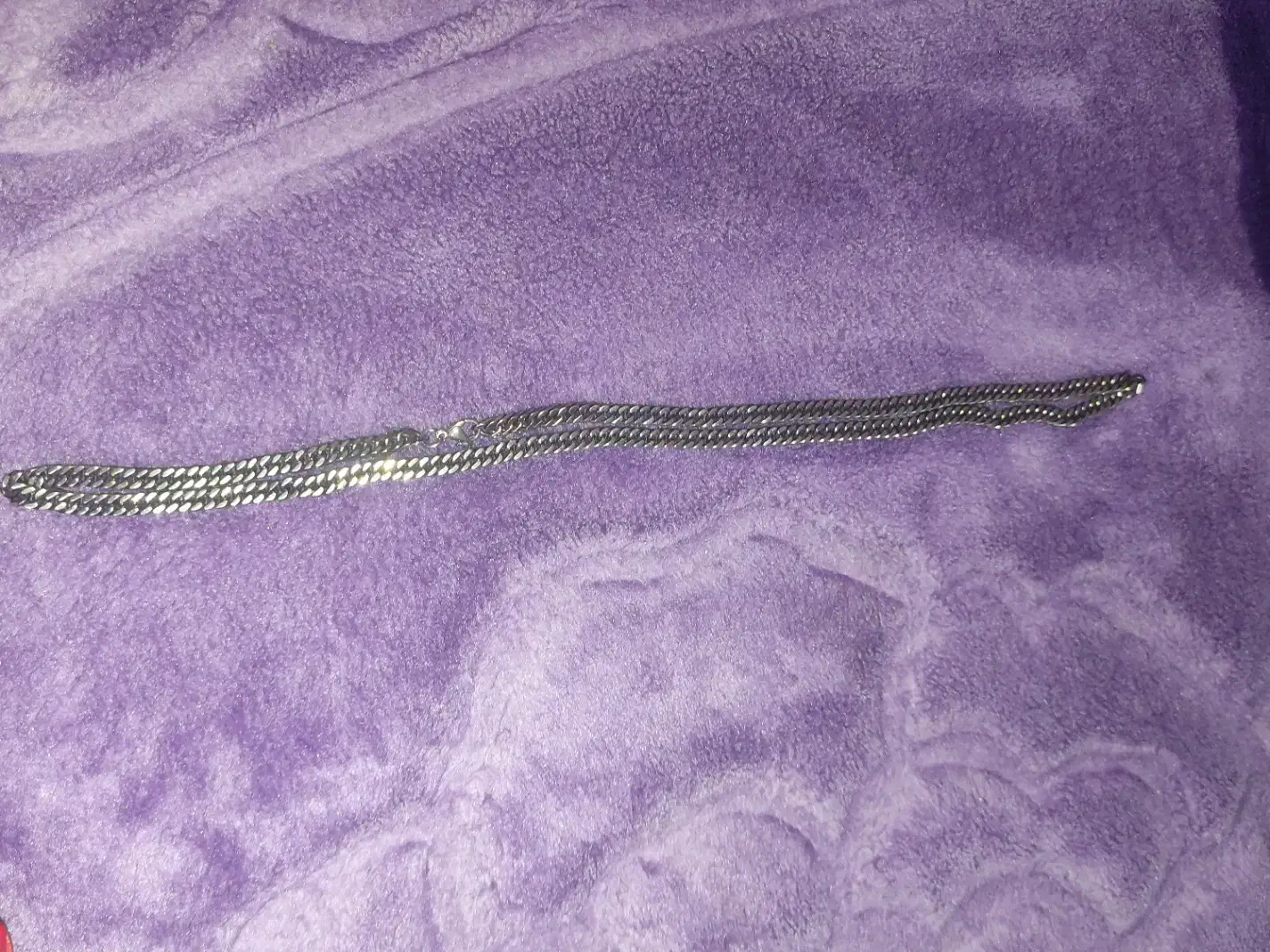 گردنبند|بدلیجات|شیراز, کوشک میدان|دیوار