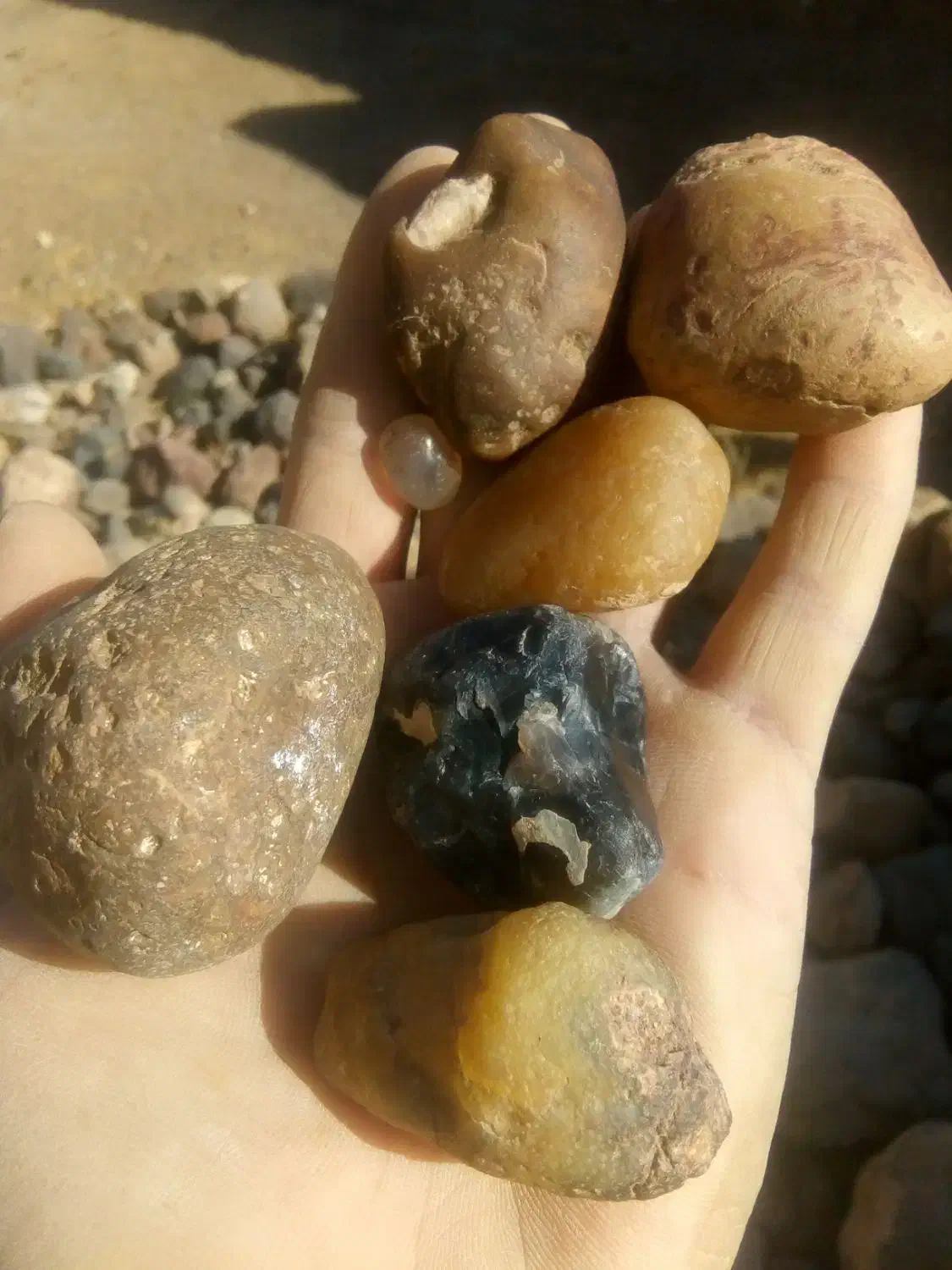 سنگ عقیق وقدیمی|کلکسیون اشیاء عتیقه|میان جلگه, |دیوار