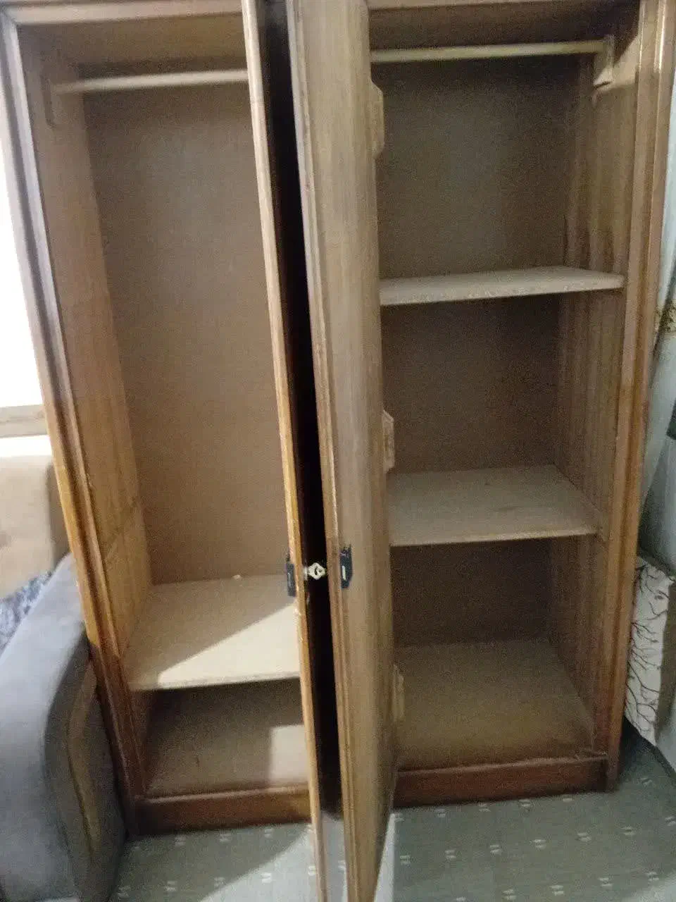 کمد سالم ومحکم|جاکفشی، کمد، دراور|بهار, |دیوار