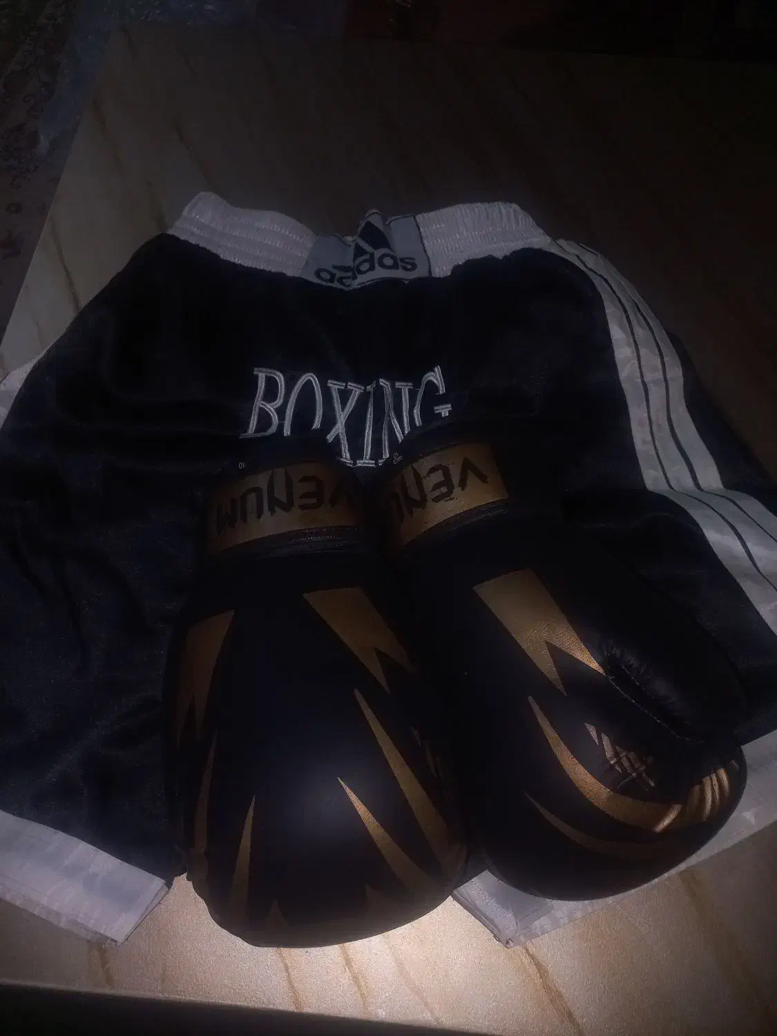 دستکش بوکس و شرتک بوکس|تجهیزات ورزشی|ورامین, ورامین|دیوار