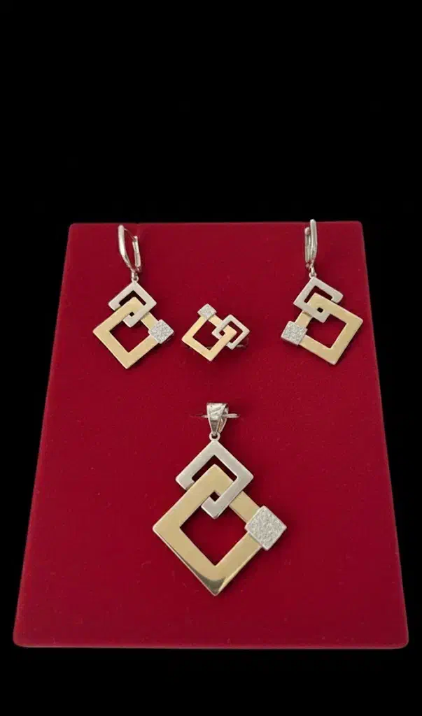 طلا نیم ست درحد کاملا نو|جواهرات|بندرعباس, |دیوار