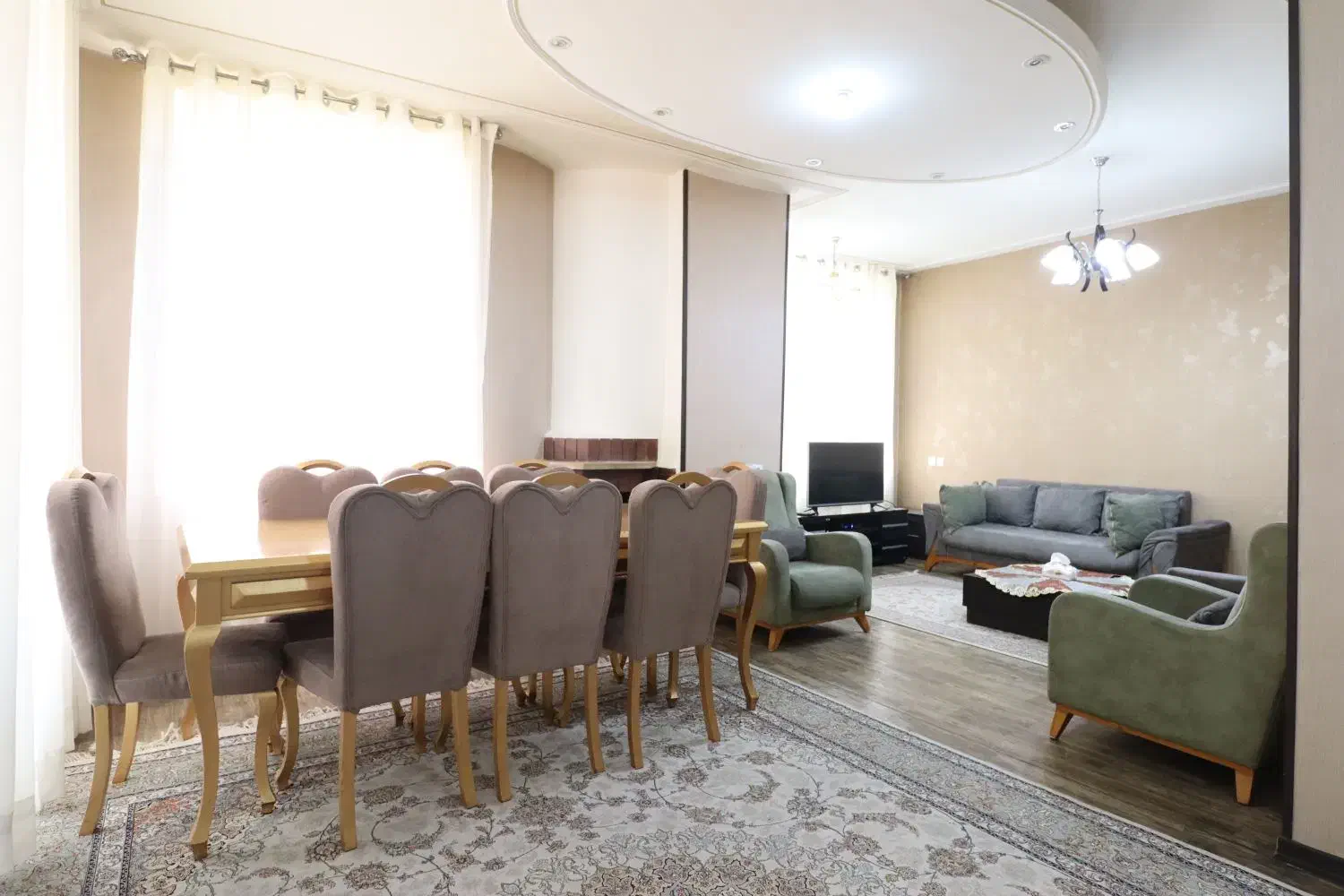 واحددوخوابه مبله با تمام امکانات|اجارهٔ کوتاهمدت آپارتمان و سوئیت|شیراز, باغ تخت|دیوار