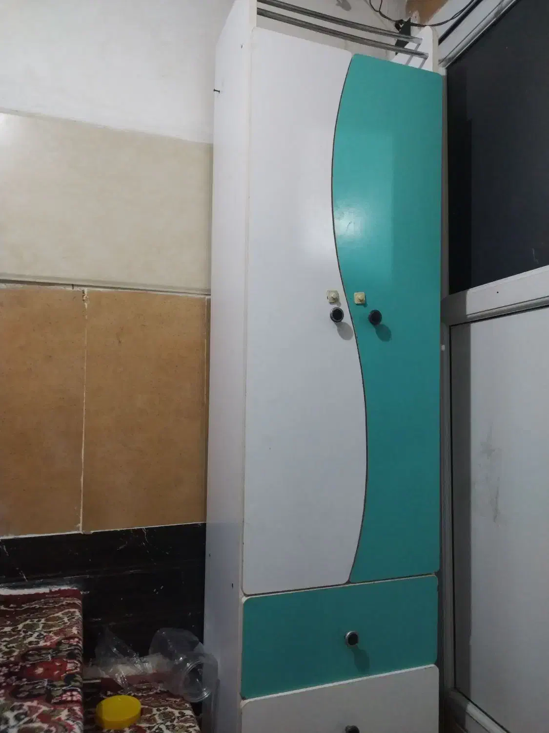 کمدسالم وتمیز.|جاکفشی، کمد، دراور|باسمنج, |دیوار