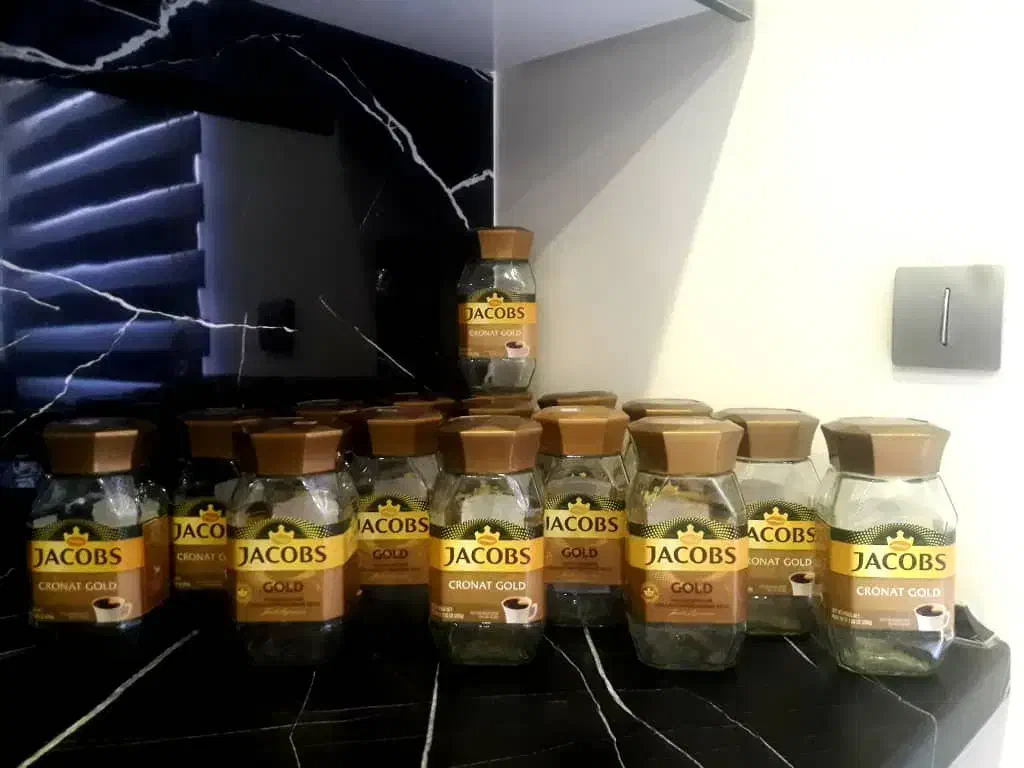 تعدادی شیشه و بطری و دبه|ظروف نگهدارنده، پلاستیکی، یک‌بارمصرف|تهران, نظام‌آباد|دیوار