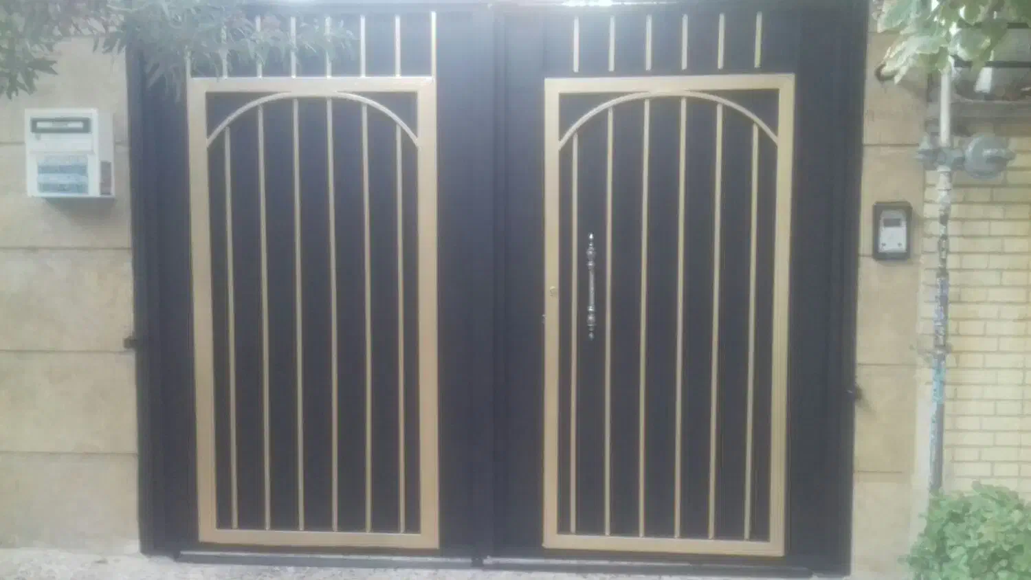 رنگ امیزی انواع درب،پنجره،دیوارپذیرفته میشود|خدمات پیشه و مهارت|شیراز, شهرک امیر کبیر|دیوار