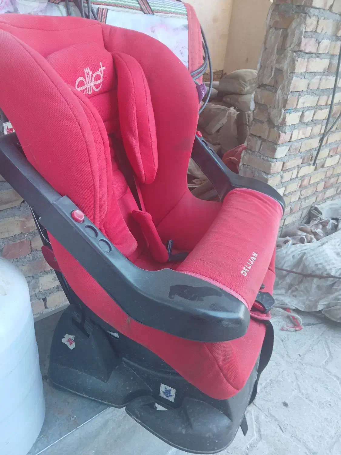 صندلی ماشین کودک..|تخت و صندلی بچه|تربت جام, میرقوام الدین|دیوار