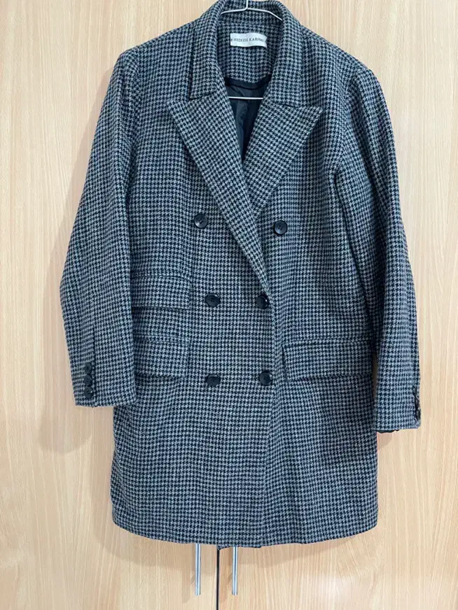 پالتو|لباس|جم, |دیوار