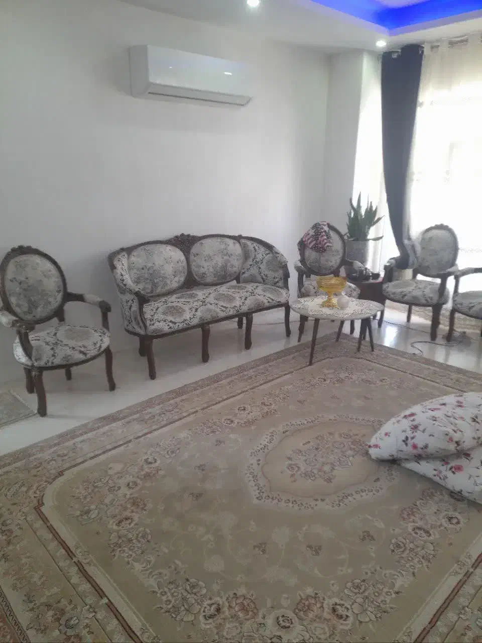 مبل کلاسیک|مبلمان خانگی و میز عسلی|هشتگرد, فاز ۲ مهستان|دیوار