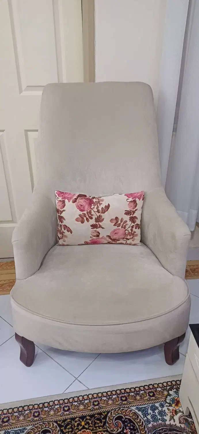 مبل ۷ نفره|مبلمان خانگی و میز عسلی|رشت, پاره بیجار|دیوار