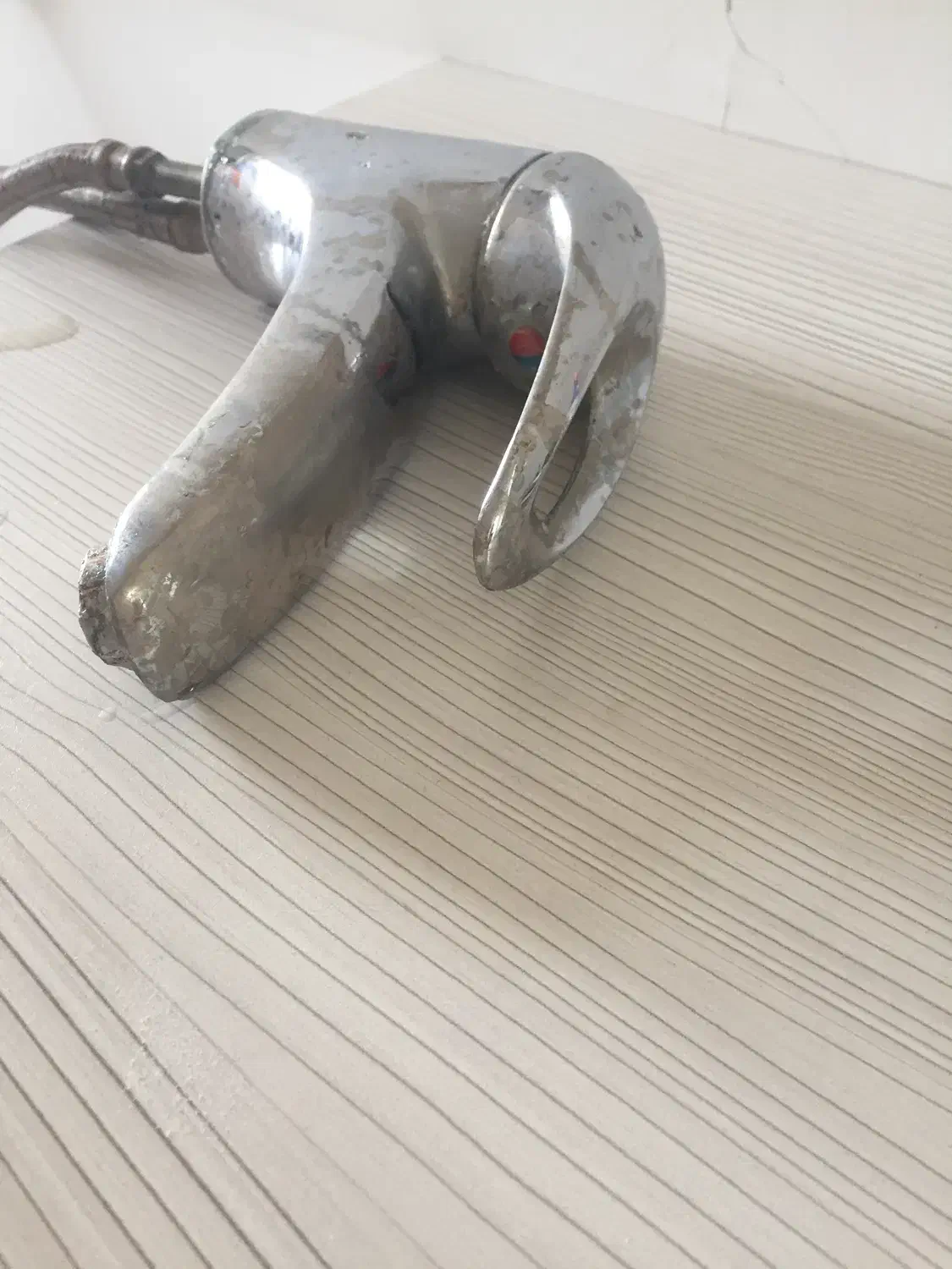 شیر روشویی|لوازم سرویس بهداشتی|سمنان, |دیوار