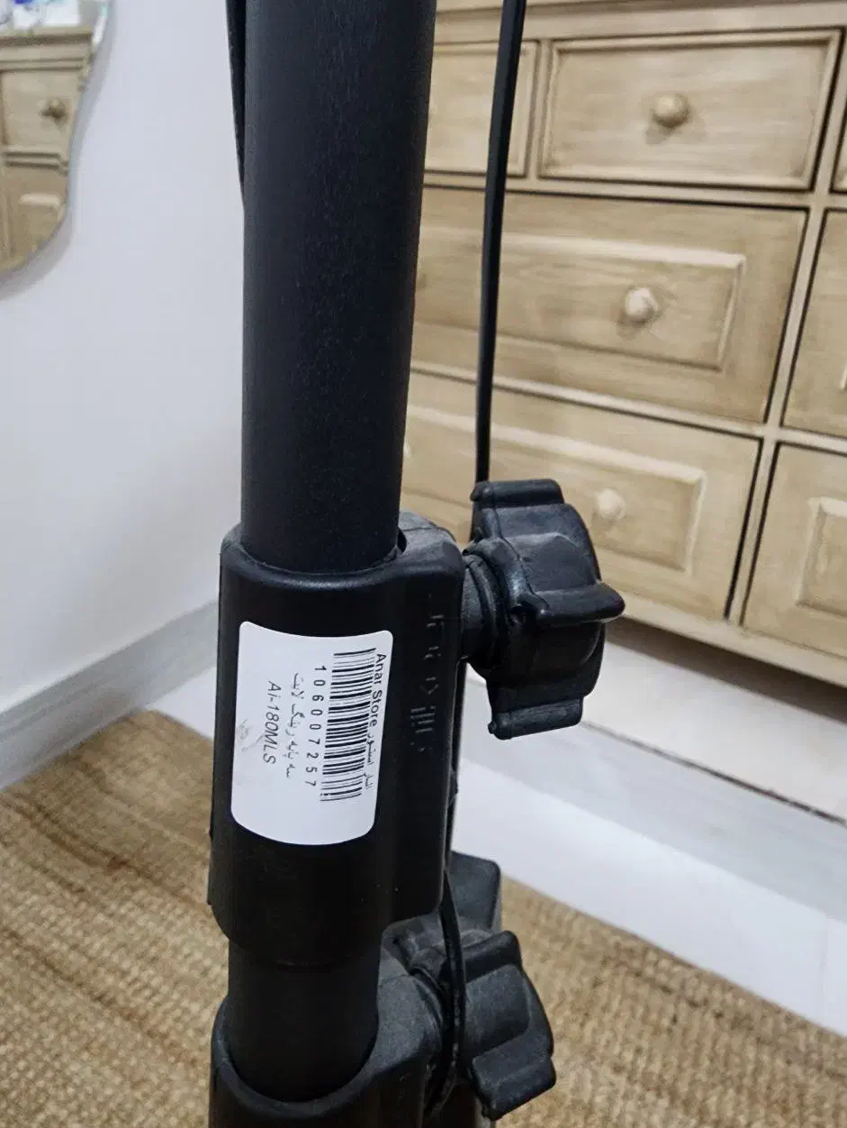 رینگ لایت به همراه سه پایه|دوربین عکاسی و فیلم‌برداری|بهبهان, |دیوار