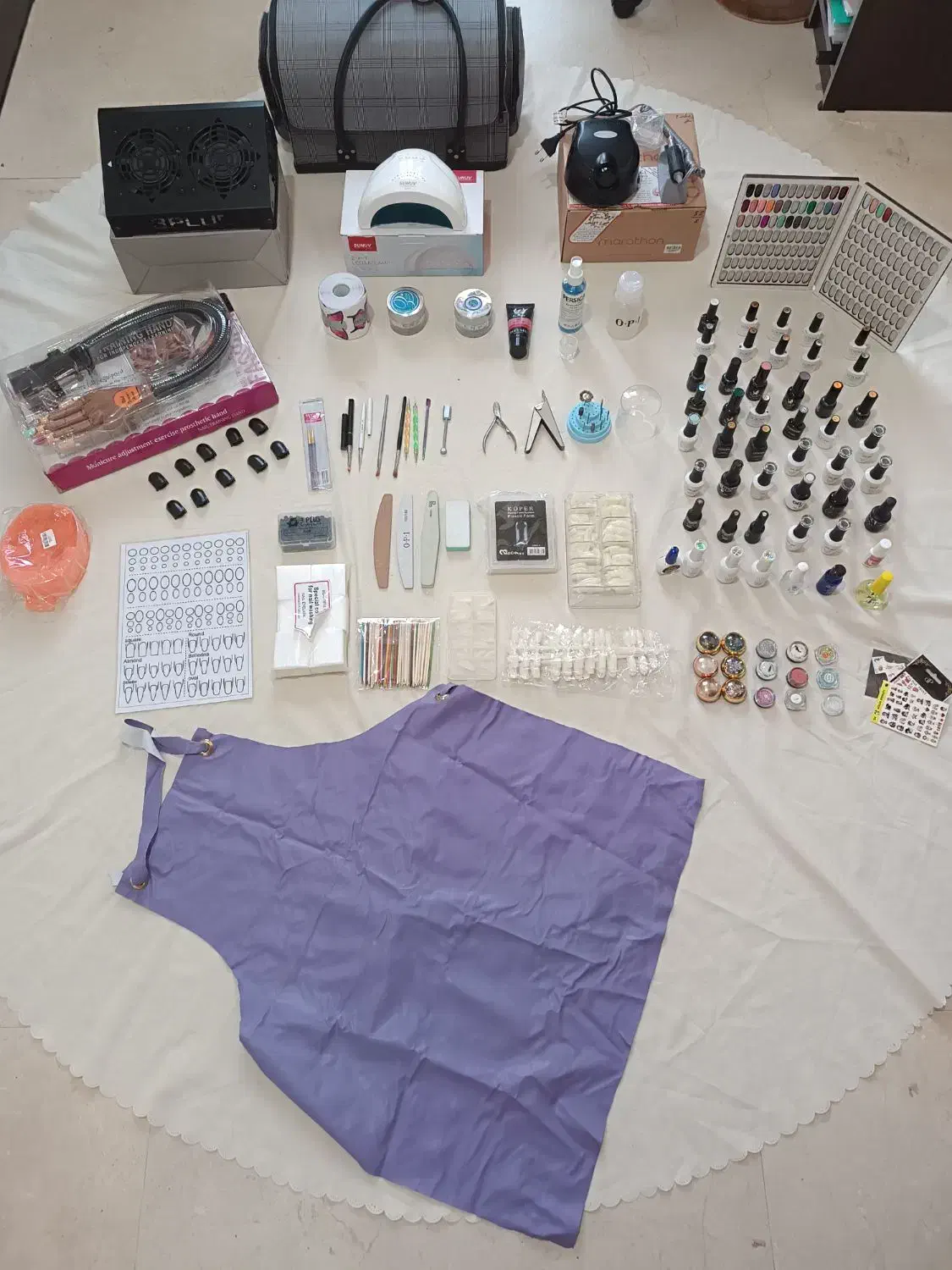 وسایل کاشت ناخن تکمیل برای هنرجوها با دست مصنوعی|آرایشی، بهداشتی، درمانی|تهران, شهرک چیتگر|دیوار