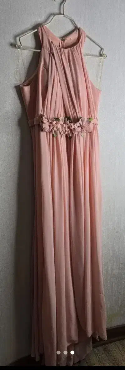 تعدادی لباس مجلسی|لباس|شاهین‌شهر, فردوسی|دیوار