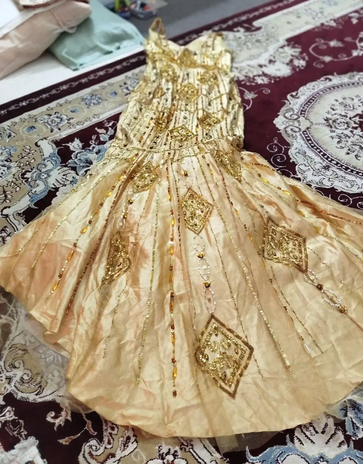 لباس مجلسی|لباس|علیآباد کتول, |دیوار