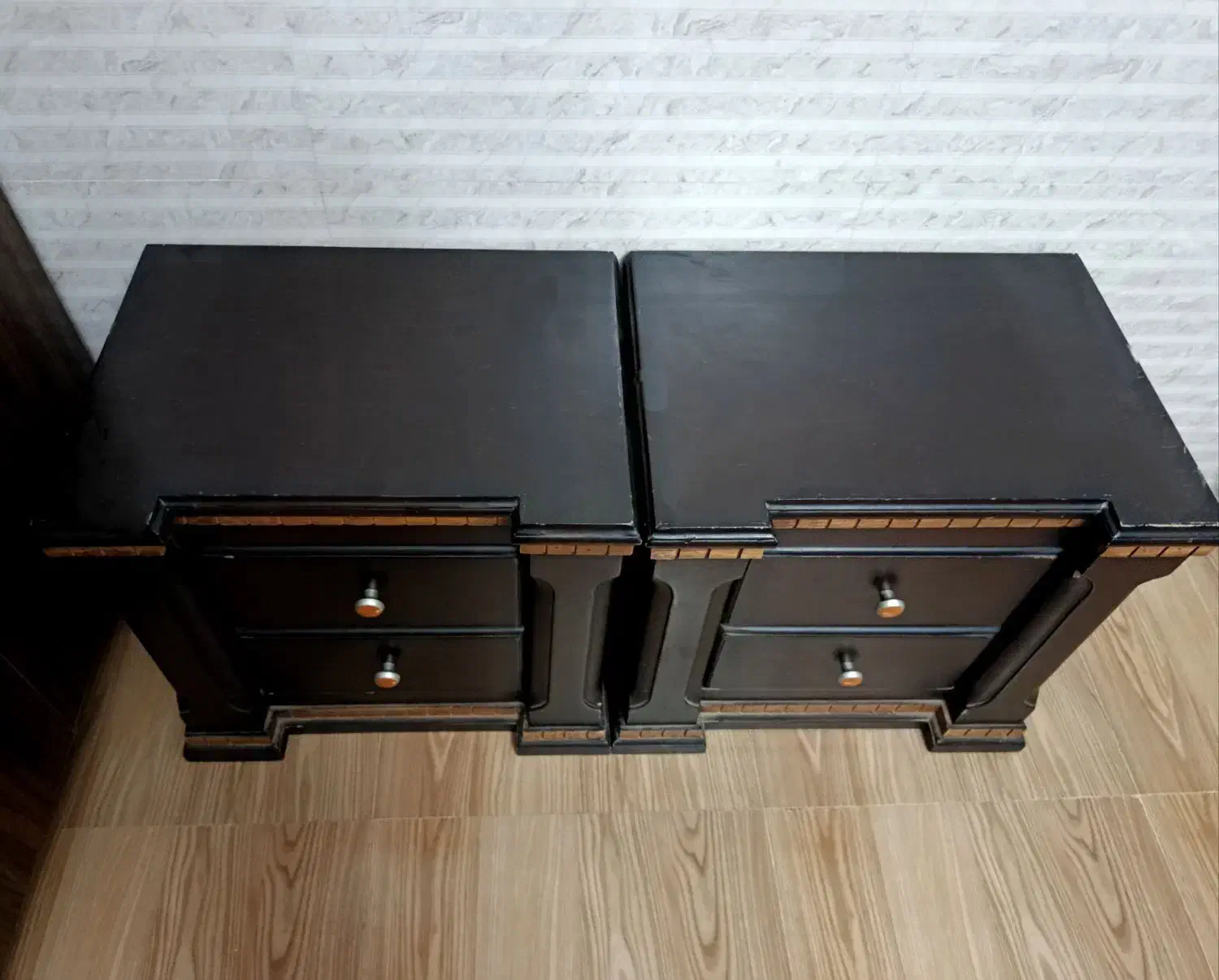 پایتختی یا کمد کشویی|جاکفشی، کمد، دراور|میانه, |دیوار