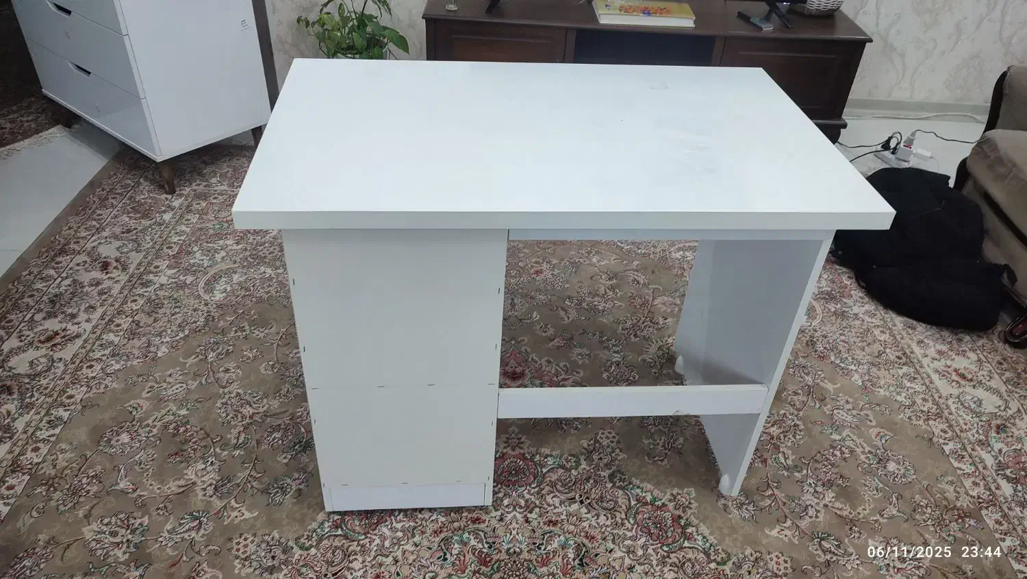 میز|میز تحریر و کامپیوتر|مشهد, ادیب نیشابوری (شهرک غرب)|دیوار