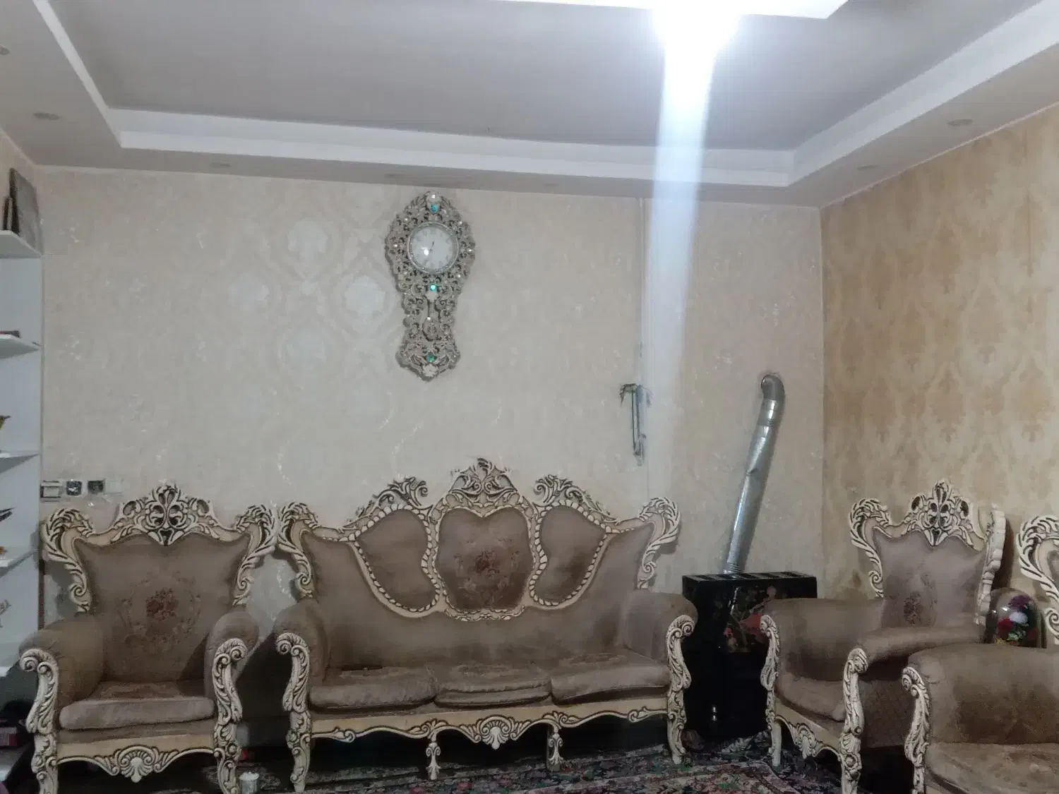 مبل سلطنتی شیک ۷نفره|مبلمان خانگی و میز عسلی|اقبالیه, |دیوار