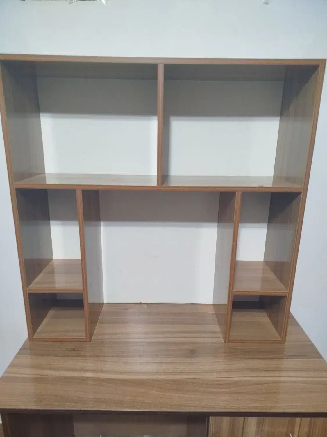 میز و کتاب خانه|کتابخانه، شلف، قفسه‌های دیواری|شفت, |دیوار