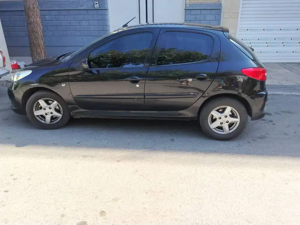 پژو۲۰۷ مدل ۹۷ دنده ای|خودرو سواری و وانت|شیراز, فخرآباد (دروازه کازرون)|دیوار