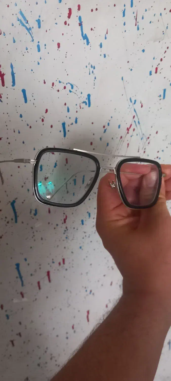 عینک نمره یک در نور آفتاب سیاه میشه|زیورآلات و اکسسوری|سیرجان, |دیوار
