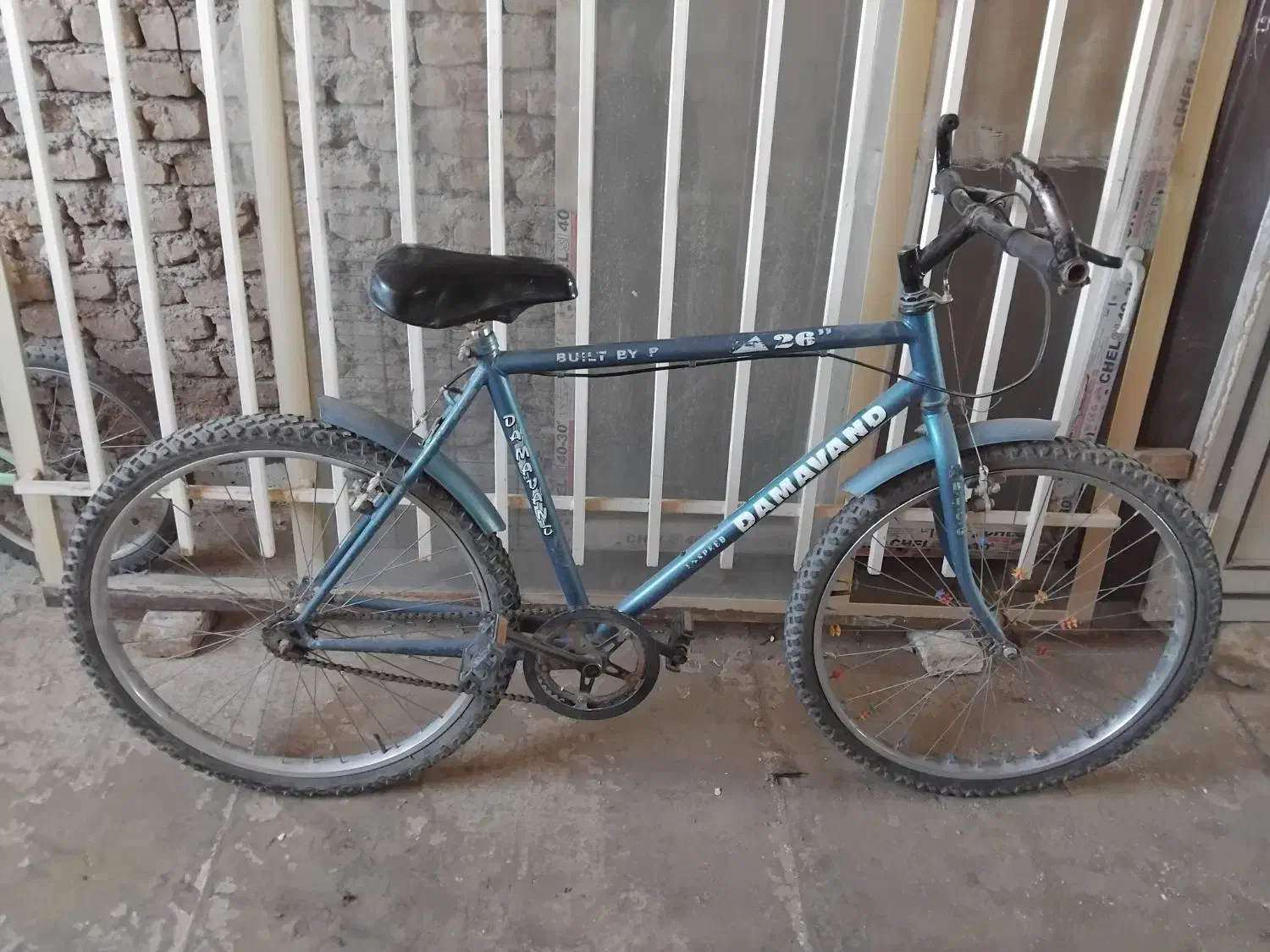 دو عدد دوچرخه|دوچرخه، اسکیت، اسکوتر|سبزوار, کهنه آب|دیوار