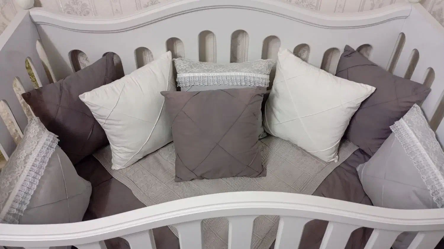 تخت کودک|تخت و سرویس خواب|قم, شاه سید علی|دیوار