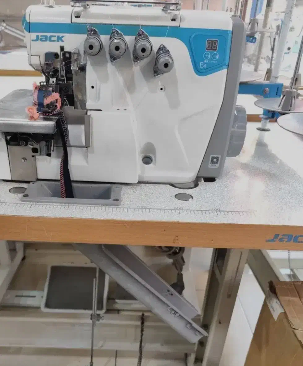 فروش چرخ زیگزال دینام سر خود جک در حد|چرخ خیاطی و ریسندگی|رباط‌کریم, رباط‌کریم|دیوار