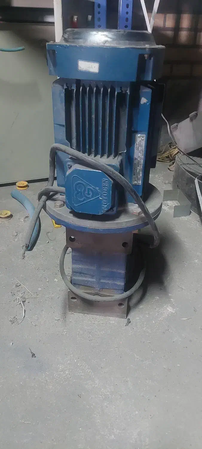 الکتروموتور ۳کیلوات نو همراه گیربکس موتوژن|ماشینآلات صنعتی|برخوار, |دیوار