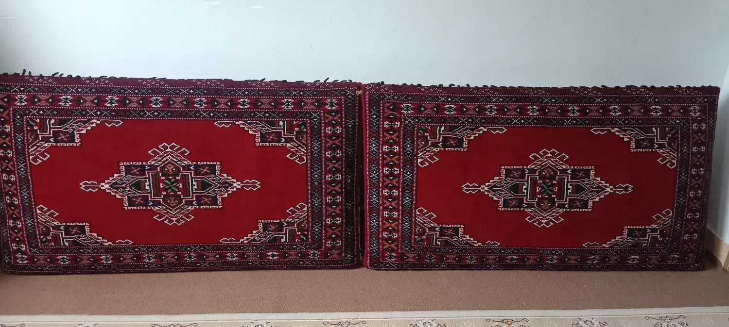 دو جفت پشتی دست باف در حد نو|پشتی|گرگان, |دیوار