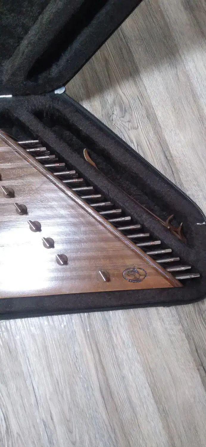 سنتور نو|سازهای سنتی|کیش, |دیوار