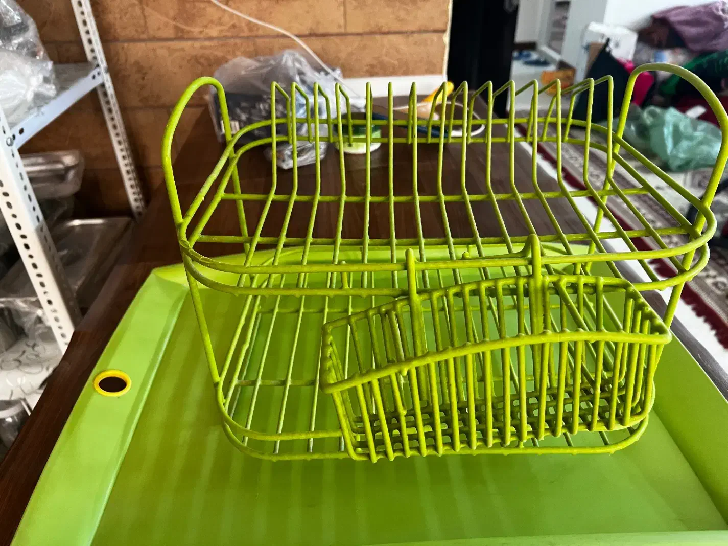 ابچکان با سینی بزرگ|آب‌چکان و نظم‌دهنده ظروف|اصفهان, میرعماد|دیوار