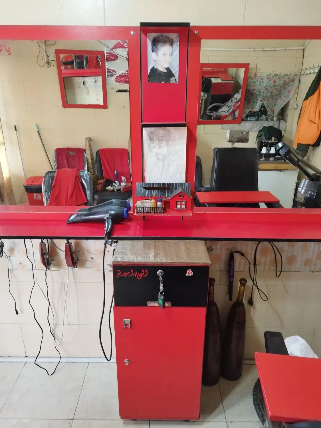 دکور آرایشگاه|آرایشگاه و سالن‌های زیبایی|فسا, |دیوار