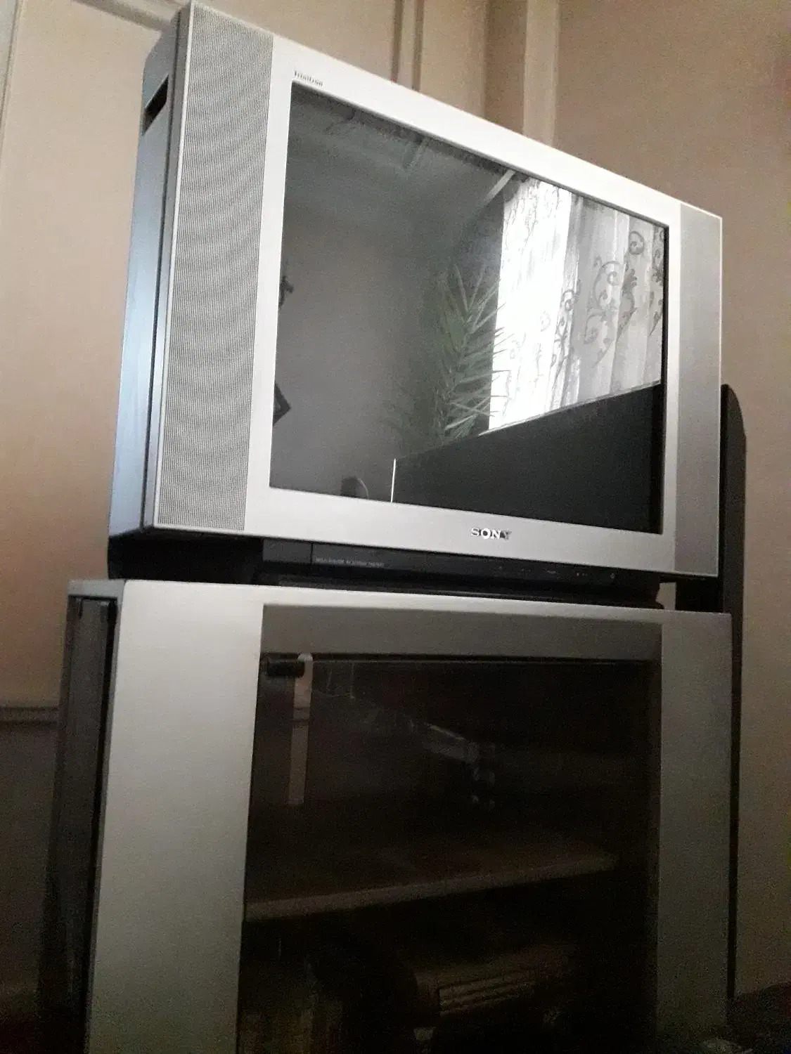 تلویزیون۲۹ اینچ سونی وگا|تلویزیون و پروژکتور|تهران, مهران (سیدخندان)|دیوار