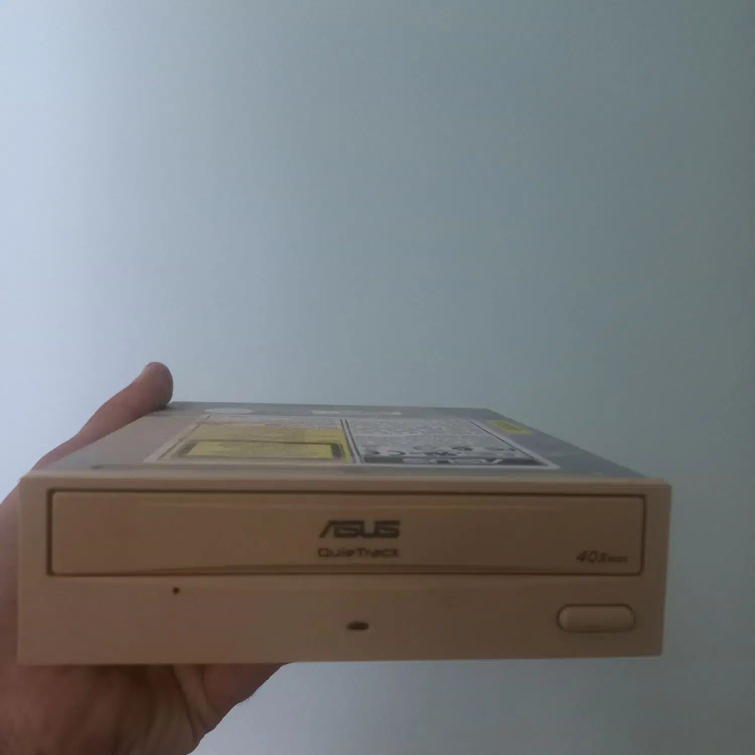 یک درایو نوری CD-ROM DVD-ROM از برند ASUS|قطعات و لوازم جانبی رایانه|بافق, |دیوار