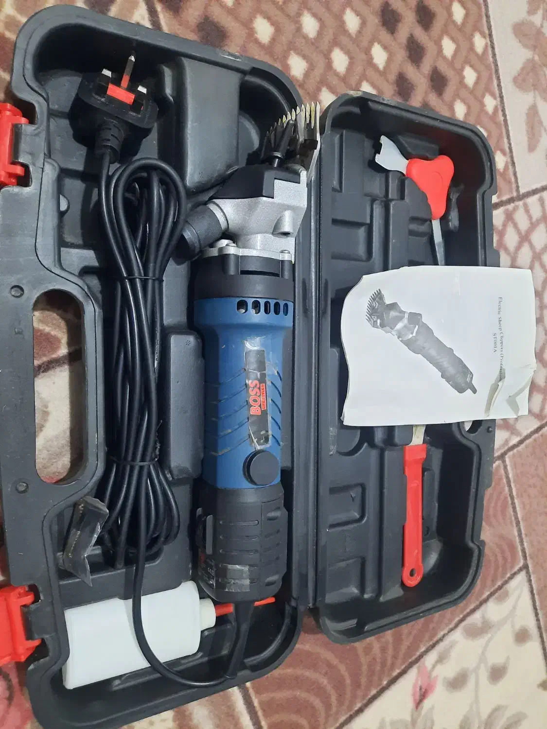 پشم چین برقی و سرنگ اتوماتیک و ینجه خورد کن|لوازم جانبی حیوانات|زنجان, |دیوار