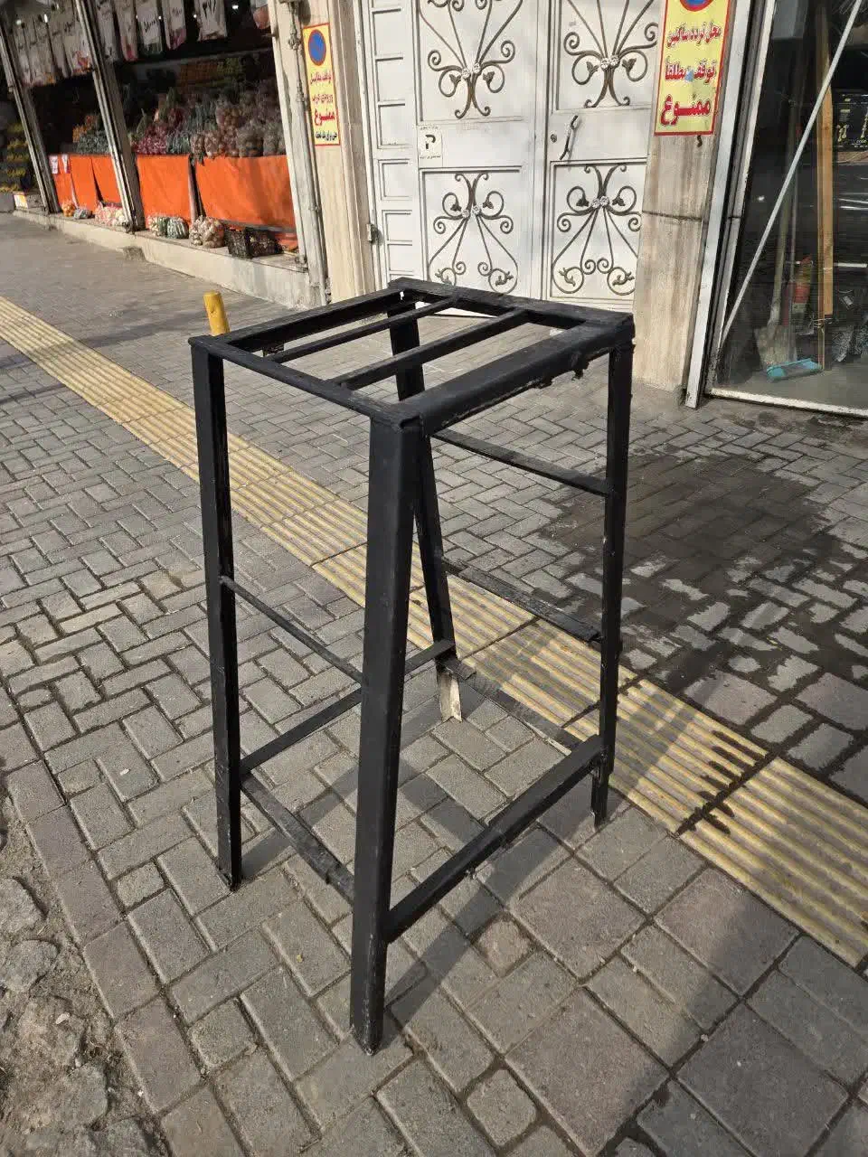 چهار پایه فلزی سنگین|صندلی و نیمکت|مشهد, نیروی هوایی|دیوار