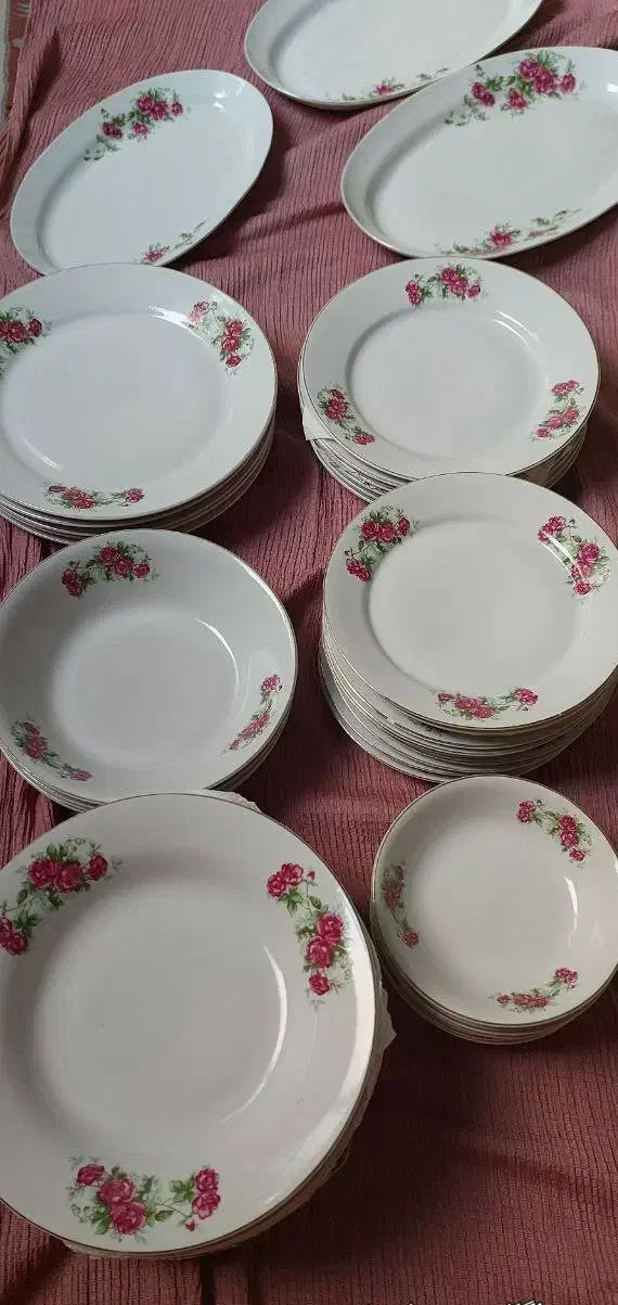 سرویس گل سرخی بشقاب دیس پیاله پیش دستی|ظروف سرو و پذیرایی|تهران, زرکش|دیوار