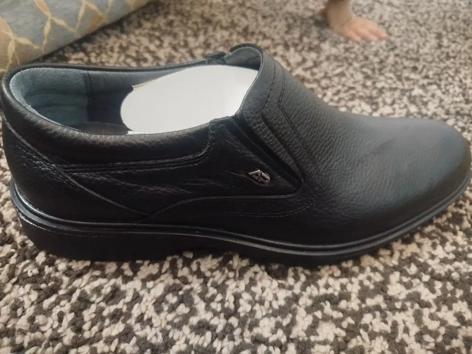 کفش جدید|کیف، کفش، کمربند|شوش, |دیوار