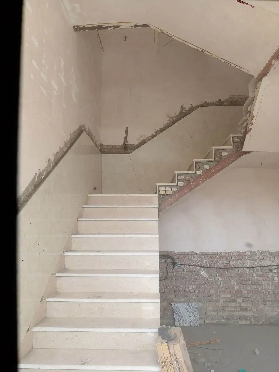 کاشی کاری ونماکاری|خدمات پیشه و مهارت|سلماس, |دیوار