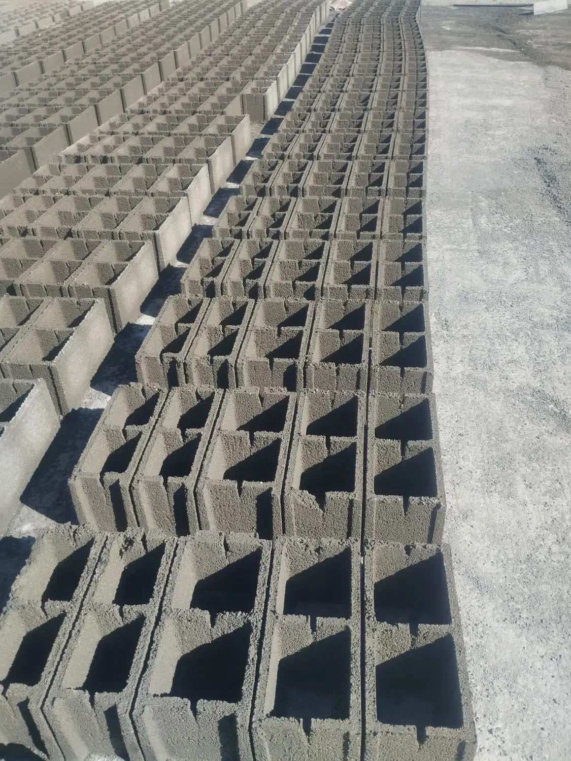 فروش انواع بلوک سقفی و دیواری|مصالح و تجهیزات ساختمان|ایذه, |دیوار