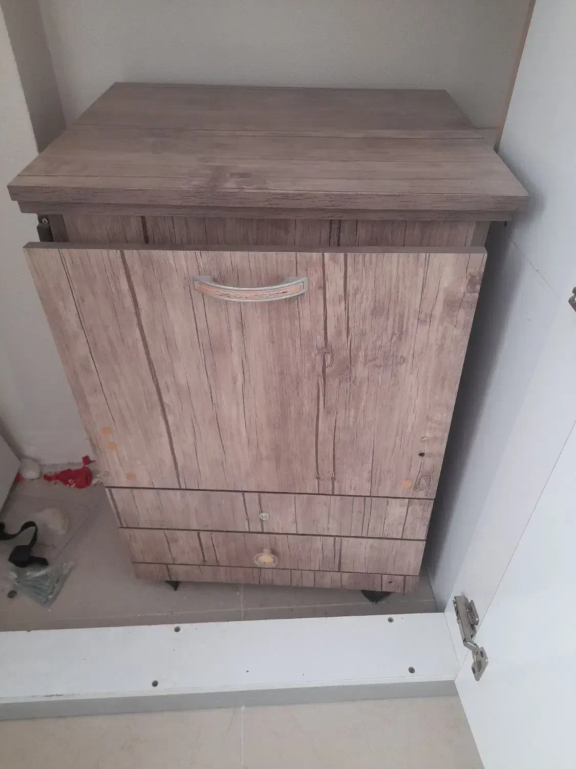 میز چرخ خیاطی ویترین و تخت یک نفره|تخت و سرویس خواب|اصفهان, شاهد|دیوار