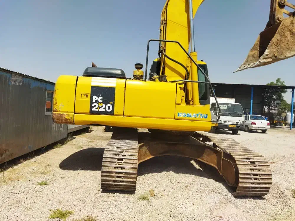 فروش بیل کوماتسو 220 خط 7|ماشین‌آلات صنعتی|شیراز, سفیرشمالی|دیوار