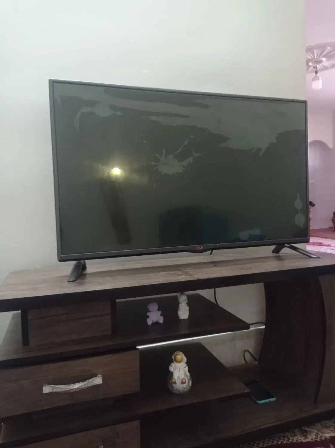 تلویزیون پنل شکسته ال جی|تلویزیون و پروژکتور|اصفهان, رهنان|دیوار