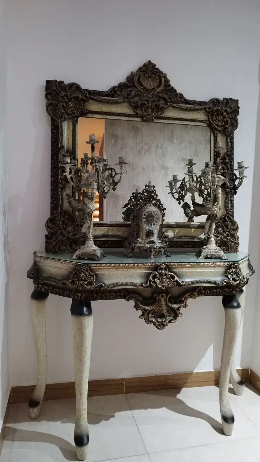 آیینه و کنسول و شمعدان|آینه|بابل, |دیوار